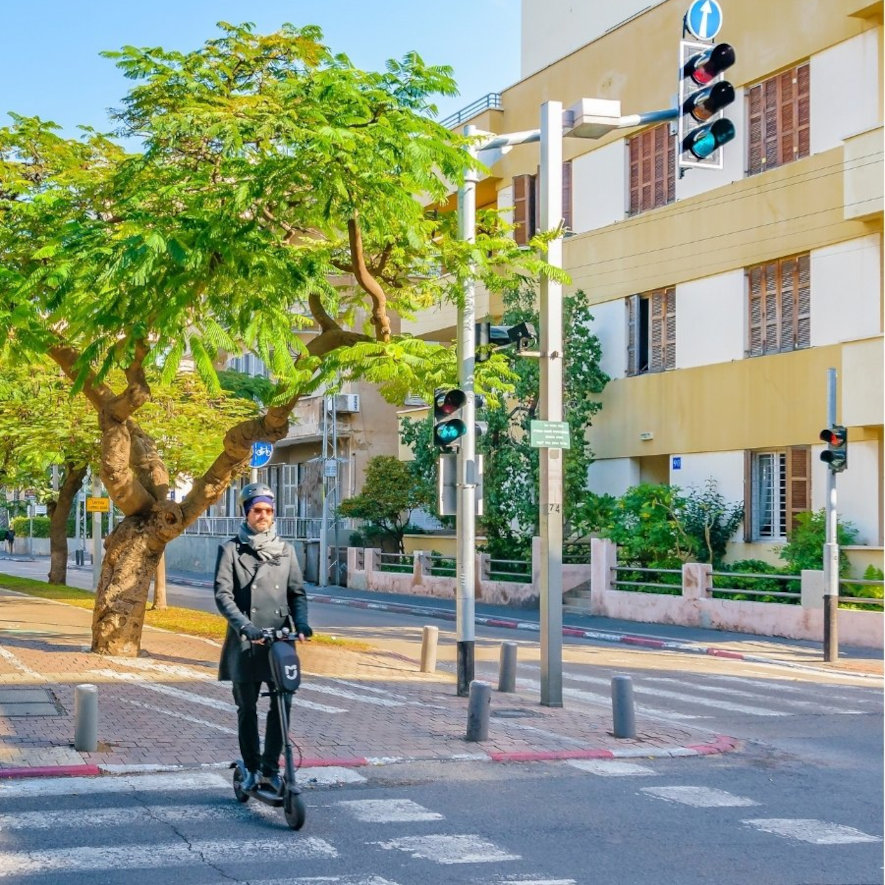 Kör elsparkcykel vid cykelöverfart